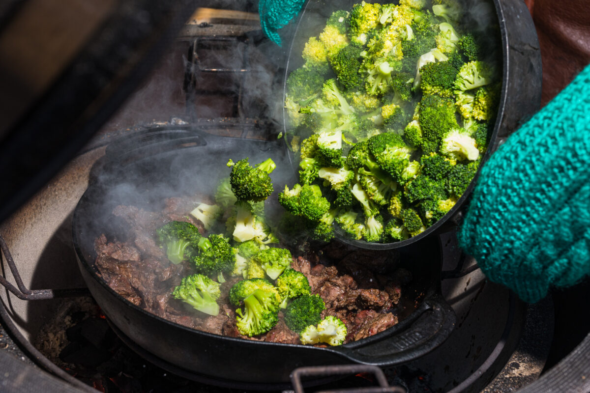 Beef & Broccoli na kamadu