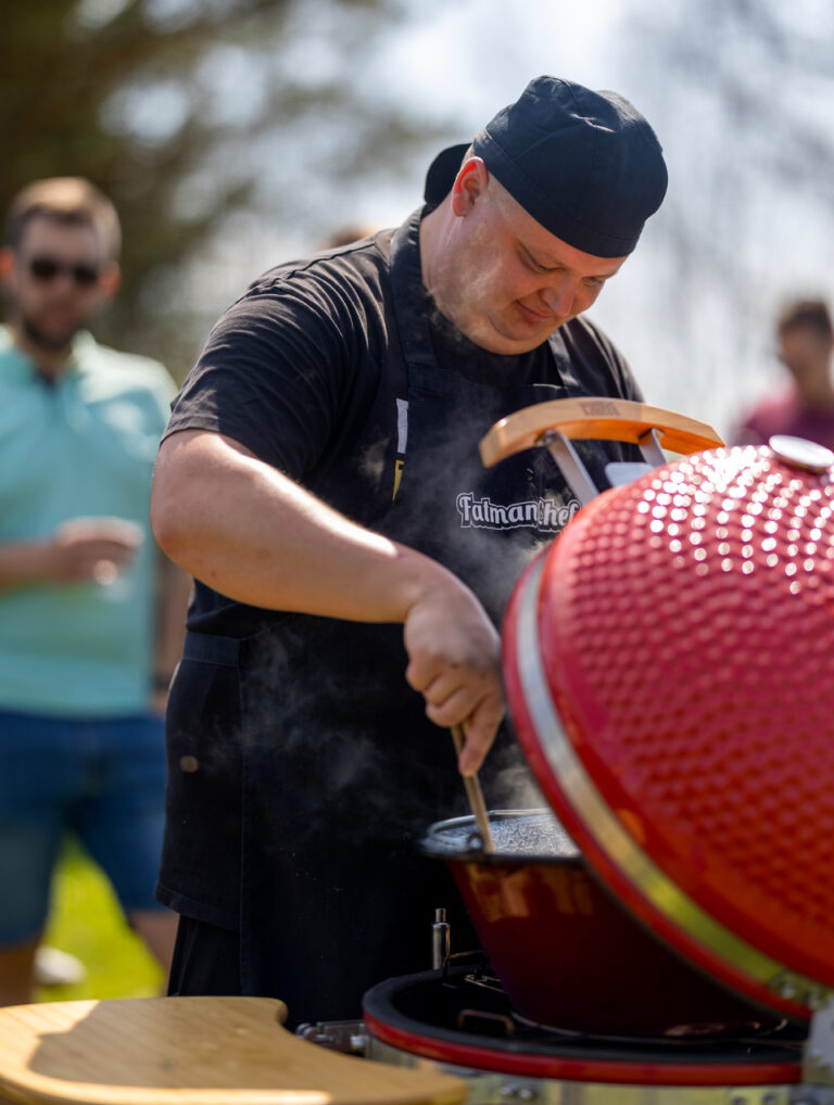 Barbeca kamado